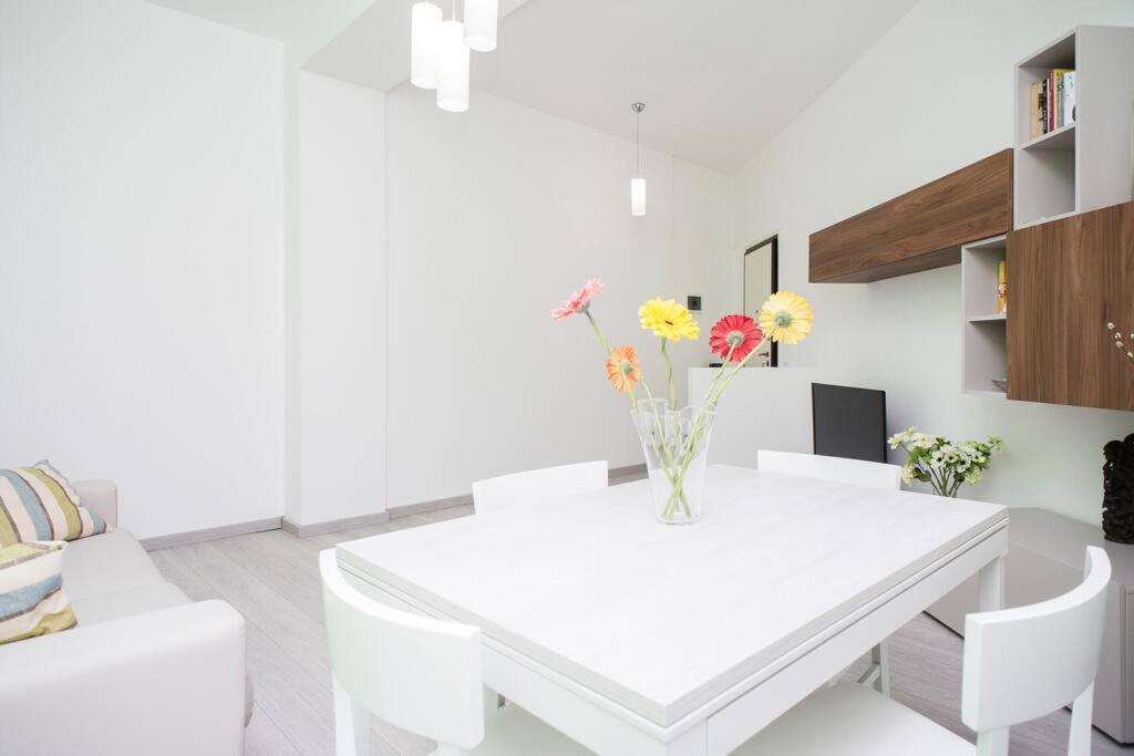 Casa Van Gogh - Mm4 Apartment Milan Bagian luar foto